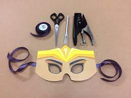 Print the template off on white cardstock and supply everyone with crayons, markers, or colored pencils. Diy Papmor