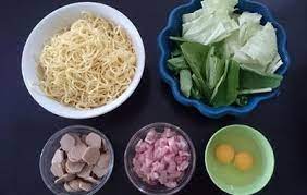 Cara mendapatkannya pun mudah karena menu mie tek tek tersedia di berbagai restoran atau bahkan pedagang kaki lima. Resep Mie Tek Tek Kuah Dan Goreng Asli Paling Enak Gampang Dibuat