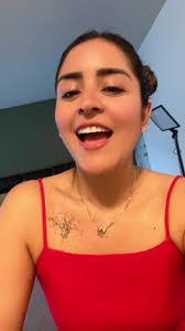 Vanessa Thanos's Instagram, Twitter & Facebook