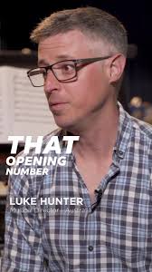 A moment for the Satine wig 😍