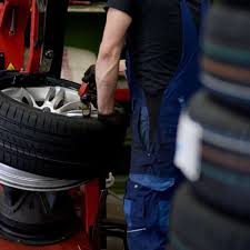Unser ratgeber hilft bei der sommerreifen und winterreifen unterscheiden sich im profil und in der gummimischung voneinander. Wann Sollten Autofahrer Sommerreifen Montieren Auto