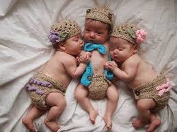 Bayi berumur 3 bulan memang sangat menggemaskan, namun juga butuh perawatan khusus. Cahaya Mata Foto Comel Bayi Kembar 3 Yang Akan Buat Kita Facebook