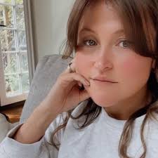 Are you a makeup artist looking for an exciting opportunity in Austria?🎨… 