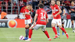 O vítor foi campeão nacional no benfica em 1975 e chegou a paredes em 1984. Kusyqabscm3ytm