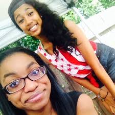 Candace Townsend (@candacee318)