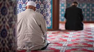 تعرف على مواقيت الصلاة من القاهرة إلى الإسكندرية.. متى يرفع أذان العشاء؟