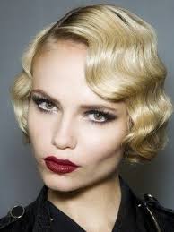 Ladies with short styles always need a little hairstyle inspiration and they sometimes need help learning how to style short hair. Hair Ondas Vintage Vintage Waves Retro Hairstyles Vintage Hairstyles Chic Hairstyles