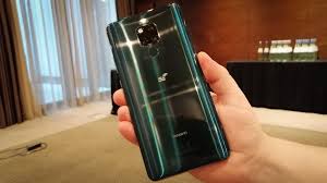 The huawei mate xs foldable smartphone is here in malaysia, and here is everything you need to know about its price, deals and availability! Hands On Huawei Mate 20 X 5g Review Digital Camera World