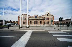 Torino, aprono le ex officine dei treni rinate da un intervento di ...