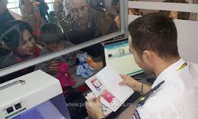 Eliberarea cărţii de identitate provizorie cetăţenilor români cu domiciliul în străinatate (crds). AtenÅ£ie La Documentele Copiilor CondiÈ›iile De CÄƒlÄƒtorie In StrÄƒinÄƒtate Pentru CetÄƒÈ›enii Romani Minori Politia De Frontiera
