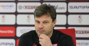 Samsunspor'un eski futbolcusu ve teknik direktörü ertuğrul sağlam, kırmızı beyaz renklere olan. Ertugrul Saglam Bursaspor Sampiyonlugu Gibi Samsunspor Ile De Son Hafta Sampiyon Olacagiz