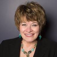 Lynette Hansen's Instagram, Twitter & Facebook