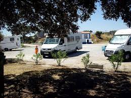 Alqueva rural camping, situado nas margens rio guadiana ,a 15kms da vidigueira , dispoe de uma quinta ecologica , pisicina biologica , com a possiblidade de fazer passeios pedestres. Alqueva Rural Camping Resort Pedrogao Pitchup