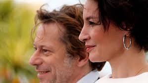 Barbara transforme les mots simples en mythologie»