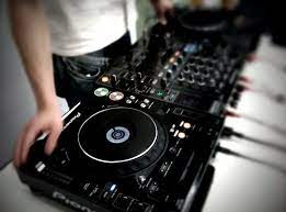 How much do djs make a night. What Is A Dj What Does Dj Stand For What Does A Dj Do