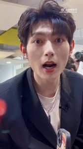 Nhiều điện thoại nhiều người gọi không biết chỗ nào trả lời luôn 😆 cứ ngơ  ngơ cute thế này hết mê làm sau được #xuhuong #fanzhixin #樊治欣 #mylethalman  #温德瑞拉日记 #对我而言危险的他 #wenderilladiary #phàntrịhân ...