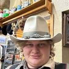 Who can repair a 1987 Toyota Dolphin in Story?