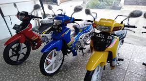 Modifikasi diatas adalah motor satria fu yang lama yang 2 tak dengan modifikasi trail dan modifikasi ini sangat cocok dengan sentuhan mirip motor cross nahhh kalau pun anda punya motor ini atau yang lainnya yang 2tak dari pada di buang boleh bisa di bentuk modifikasi dengan motor trail. Download Satria 120r 2t Mp4 Mp3 3gp Daily Movies Hub
