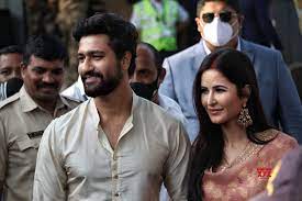 Vicky Kaushal & Katrina Kaif Come To Mumbai Post Marriage Spotted At  Private Airport – Gallery
