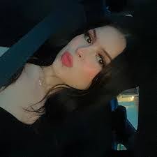 Desi Owens's Instagram, Twitter & Facebook