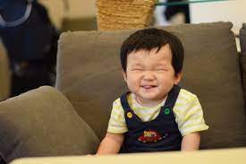 赤ちゃんが舌を出すのは障害 ダウン症なの 原因と対処法を解説 赤ちゃん ダウン症 赤ちゃん 成長