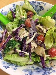Namun bukan berarti pilihan sayurnya terbatas pada sawi atau selada saja. Resepi Salad Sayur Simple
