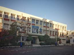 Ο συνωστισμός ήταν μεγάλος και αρκετά επικίνδυνος. Epikoinwnia 16o Dhmotiko Sxoleio Korydalloy