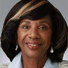 Paulette Arnette's Instagram, Twitter & Facebook