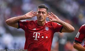 Lewandowski was born in szczecin on 13 june 1987. Marcin Gortat Broni Roberta Lewandowskiego Niesamowite Ze Ludzie Zdjecie Super Express