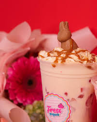 Imagínate sorprender a tu persona favorita con un regalo dulce, bello y  delicioso 🤤🍓 Aparta tu paquete favorito, tienes hasta el 12 de febrero  para realizar tu pedido 📆 #SanValentin #Fresasconcrema #Fresipeques #