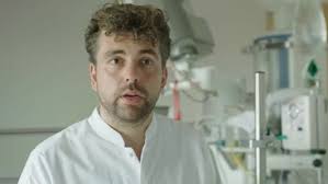 De eerste aflevering van heel holland bakt kids heeft zaterdagavond 530.000 kijkers getrokken. Thijs Uit Heel Holland Bakt Is Ook Arts Onderzoeker Sterren Op Tv