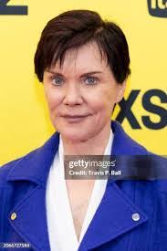 Candice Delong's Instagram, Twitter & Facebook