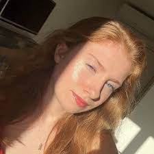 Kay Proctor's Instagram, Twitter & Facebook