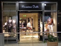 I migliori abiti da uomo di marca vanno dalle passerelle alla siamo a roma nel nostro negozio in via ottaviano 99 roma e su emmeshopping.it troverai. Abiti Da Cerimonia Roma I Nuovi Arrivi Di Massimo Dutti Uomo Donna Negozi Di Roma