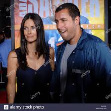 Check spelling or type a new query. Schauspieler Adam Sandler R Und Courtney Cox Arquette Darsteller In Der Motion Picture Komodie The Longest Yard Bei Der Premiere Des Films In Den Hollywood Abschnitt Von Los Angeles 19 Mai 2005