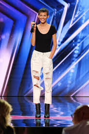 Simon, who is known to be a fairly harsh critic, even called her voice absolutely. Rrwfpqfrpoor0m