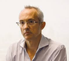 David Cameron accused of tainting the Queen's honours by giving pro-EU  gongs