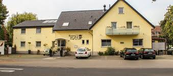 The hotel haus kastanienhof, privately owned, is located near the highway and has 28 rooms with modern facilities. Hotels In Mulheim Ab 35 00 Preiswert Ubernachten