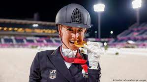 Dressage team grand prix special final. Py Q2i1kqnvjxm