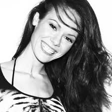 Dara Cox's Instagram, Twitter & Facebook