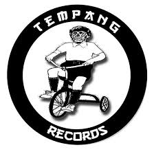 Kecapekan setelah main dengan linda membuatku tidur pulas sampai pagi. Cinta Si Penggali Kubur Puisicore Cinta Si Penggali Kubur Tempang Records