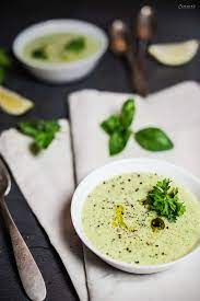 Weitere ideen zu sommer suppe, suppen und eintöpfe, kalte sommersuppe. Rezept Fur Eine Sommerliche Kalte Zucchini Joghurt Suppe Sommer Suppe Rezepte Kalte Suppe Rezept
