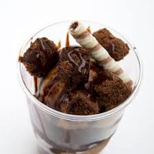 Un yogur helado con trocitos de fruta fresca bien presentado constituye un postre rico y muy sencillo. Helados Trapani En Twitter Probaste Nuestra Copa Brownie Helado De Super Dulce De Leche Brownie Y Salsa De Chocolate Una Combinacion De Sabores Increible Te Esperamos Https T Co Dlipt6aqtp