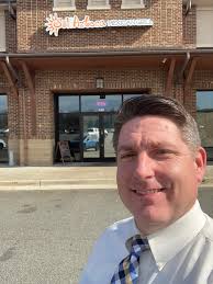 Garth enjoyed lunch at a recommended restaurant