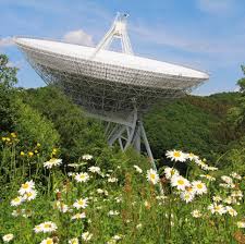 Der besucherpavillon und das aussichtplateau bieten ihnen die chance, sich. Freizeittipp Furs Wochenende Am Radioteleskop Effelsberg Gibt Es Drei Wanderwege