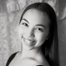 Amy Weigel's Instagram, Twitter & Facebook