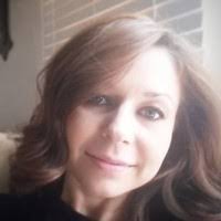 Stacy Everett's Instagram, Twitter & Facebook