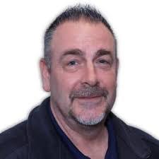 Robert Leaver's Instagram, Twitter & Facebook