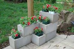 Ideas para añadir bloques de hormigon en el jardinera bloques ideas / <p>los muebles con palets son una alternativa ecológica, económica y. 11 Ideas De Bloques Macetas Macetas Bloques De Cemento Jardines