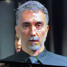 Eu nunca me quebro porque nunca estou inteiro." By @carolinaloureiro Com o  querido @loic.damiani 🤍 #teatro #ator #mood #instagood #saopaulo